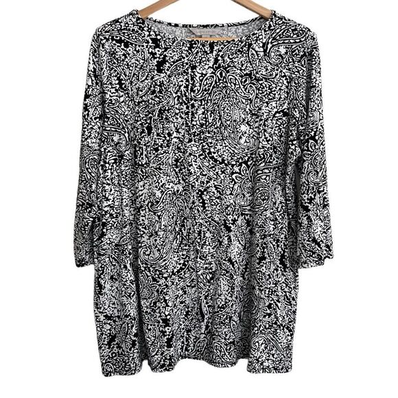 😊3/$30 Laura Ashley 1X B&W paisley tunic top. Buttery soft! - Picture 1 of 9